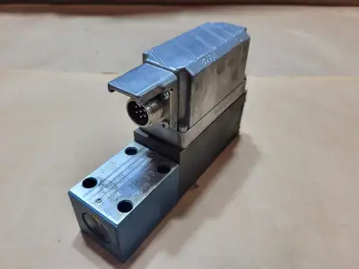 Used BOSCH 0811402073 Parts (Hydraulics and Pneumatics) British Columbia CA | Lenmark #1440823