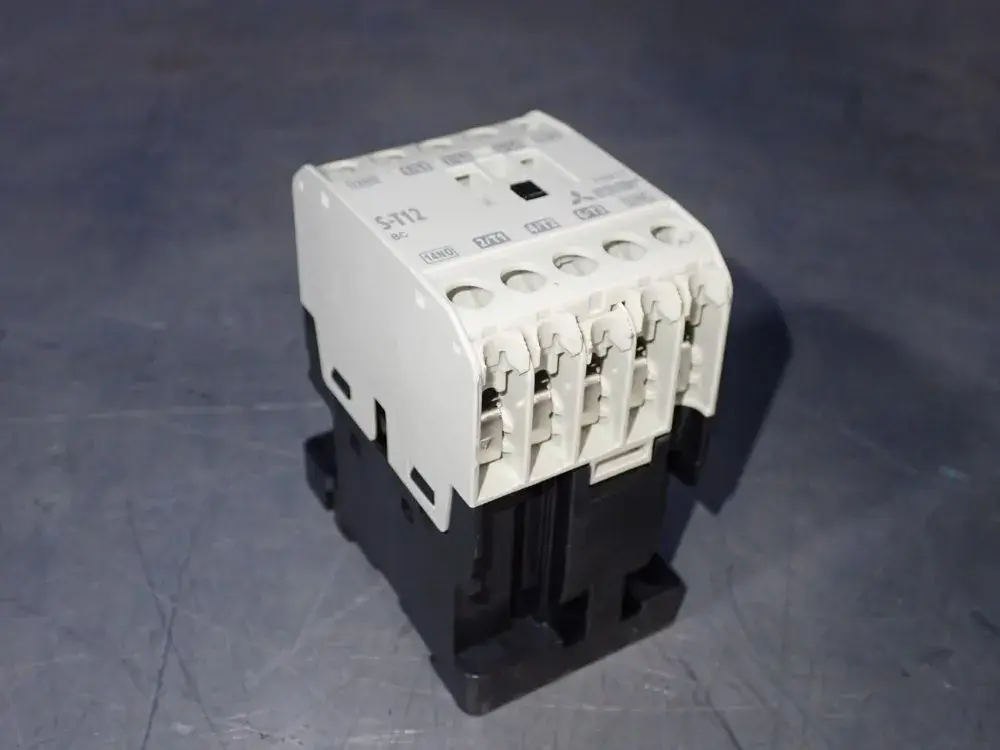 New | in-Stock MITSUBISHI ST12 BC PLC Contactors | HGR 24 #752711