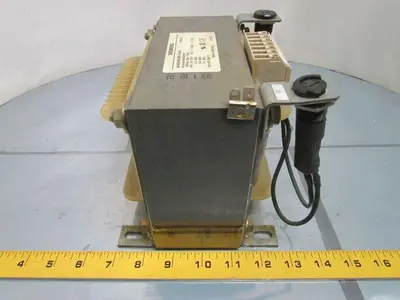 Siemens 4AM5995-0BL10-8A 1960VA LA0 Auto Transformer Pri 380-575V Sec 230V