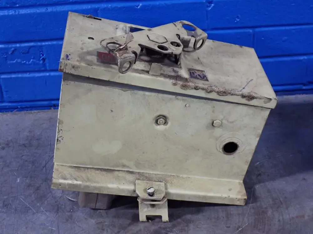 USED SQUARE D SD3203