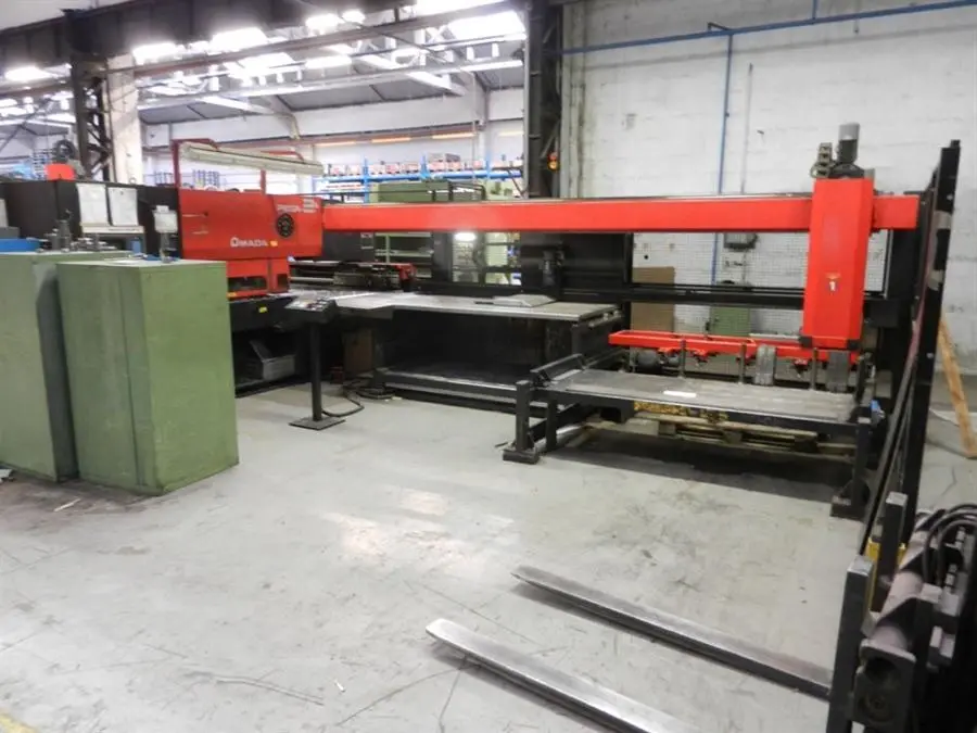 USED AMADA MP200 AUTO LOADING- & UNLOADING