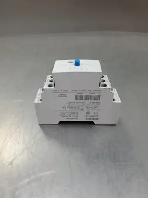 Siemens 3RV19211M Auxiliary Contact w/3RV19011A Auxiliary Switch. 4E40