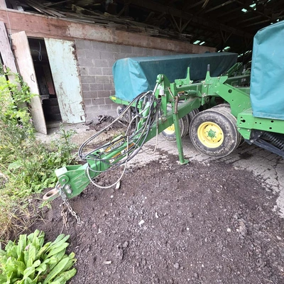 JOHN DEERE 455 Grain Drill | Iron Listing (9)