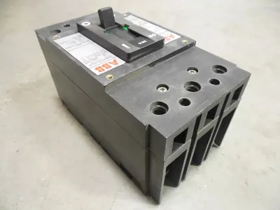 ABB UXAB 727131 R 103 Circuit Breaker 20 Amps 480VAC Used