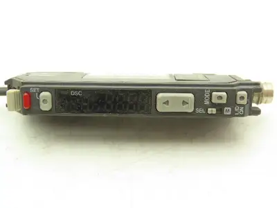 Keyence FS-V31CP Fiber Optic Sensor 24V Various Cable Lengths Included Lot of 4