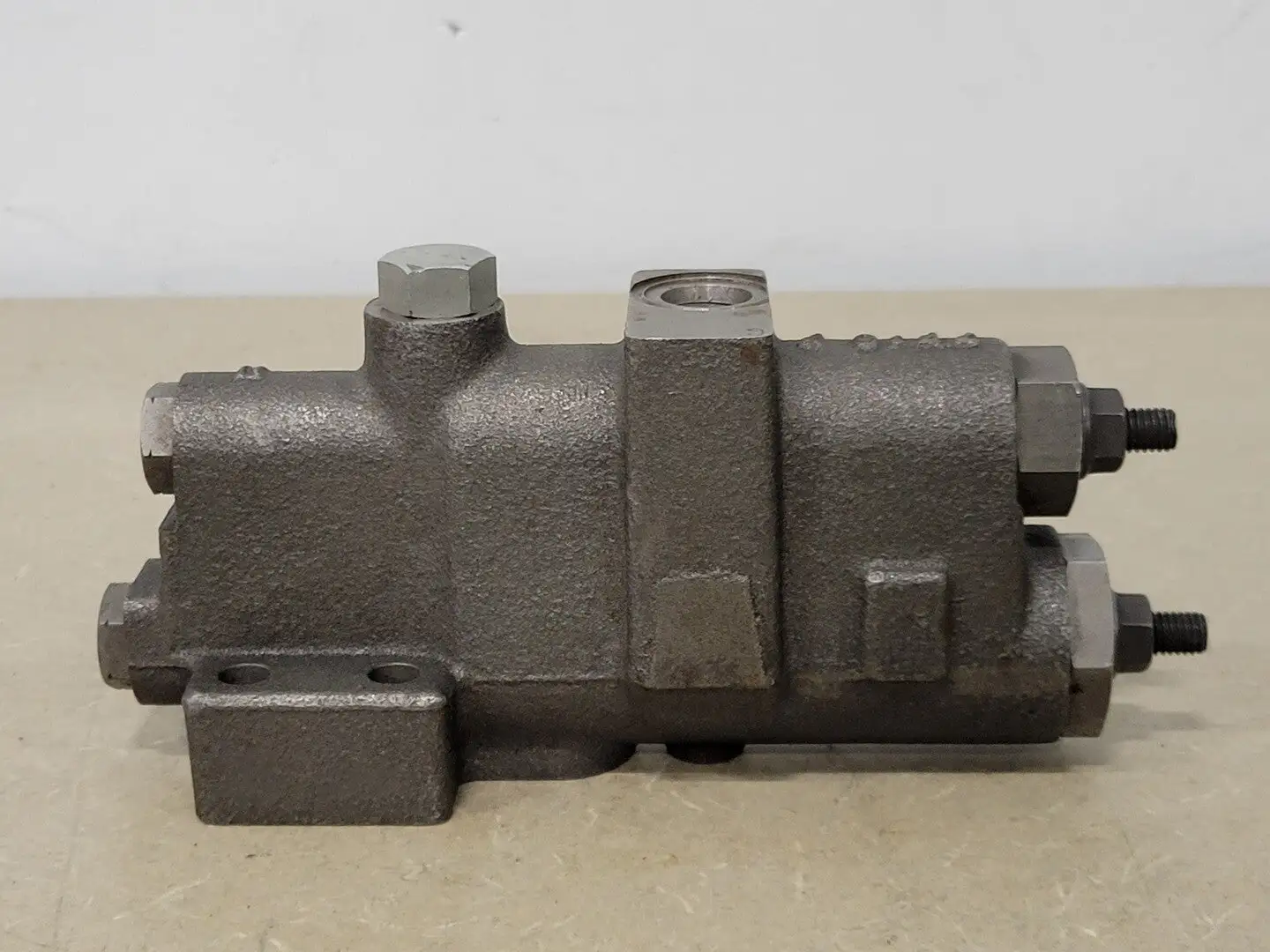 Hydraulic Valve 7F167