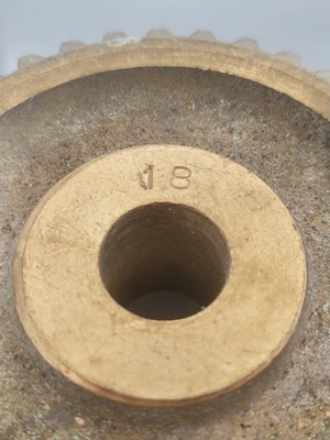 🔥Bronze Worm Gear with Hub, 5/8" Shaft, 36 Teeth, 18 Pitch
