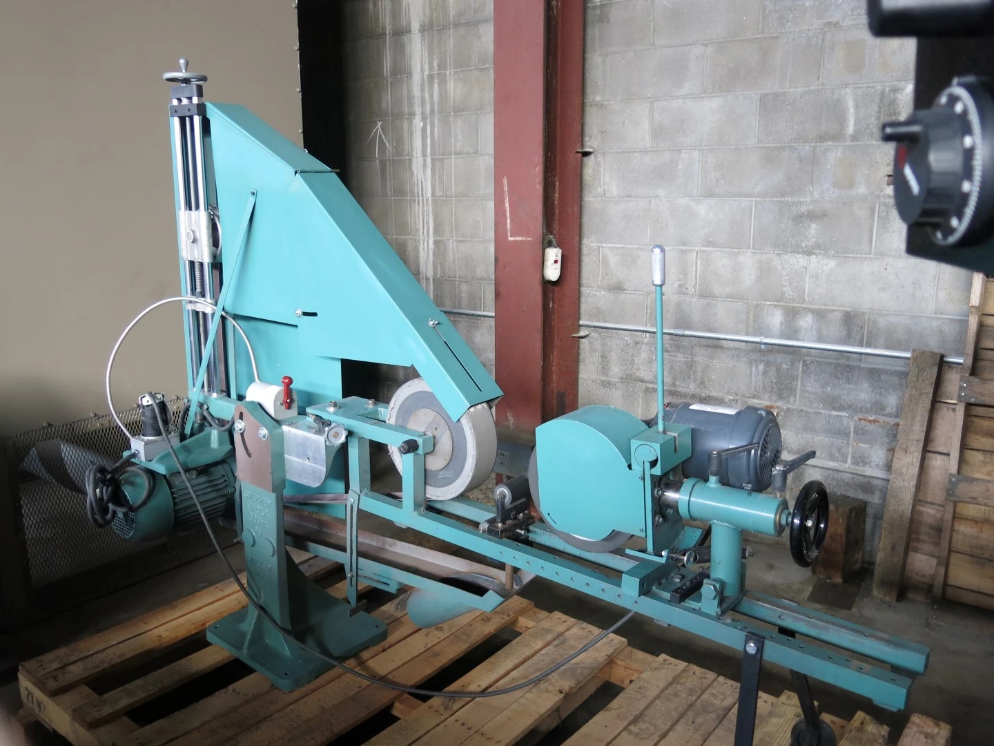 BADER CENTERLESS TUBE POLISHER