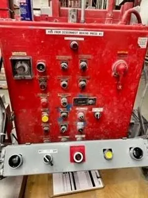 300 TON DAKE VERTICAL PRESS