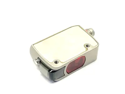 USED KEYENCE SELF-CONTAINED CMOS DISTANCE BASED LASER SENSOR, 3-PIN 250MM