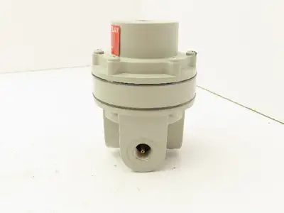 Marsh Bellofram 961-060-000 Precision Air Relay 1:4 Ratio 1/4"NPT 250PSI Type 75