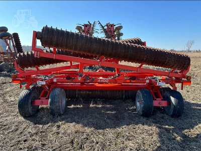 USED 2015 KUHN KRAUSE 4400-40