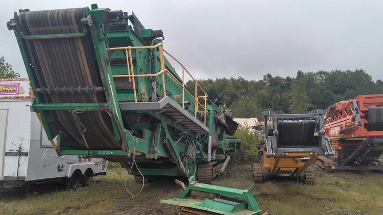 Used 2015 _UNKNOWN_ _UNKNOWN_ Vibratory Screens Ohio US | Stone Products #1410557