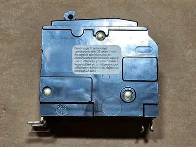USED SQUARE D QOB330