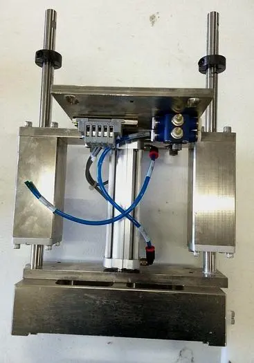 Pneumatic Slide Assembly