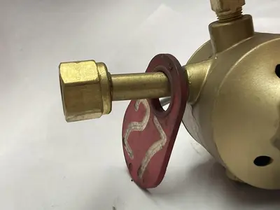 New | in-Stock AIRCO 2 STAGE Solenoid Regulators Ohio US | Surplus Asset Holdings #1241632