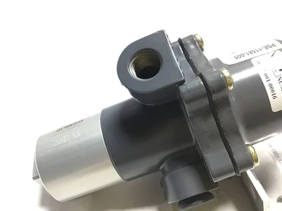 Fisher 167DA-85 – LOC 105 Locking Switching Valve 125PSI Max Supply 40/90PSI Spring-A/C