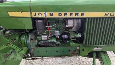 USED 1976 JOHN DEERE 2040