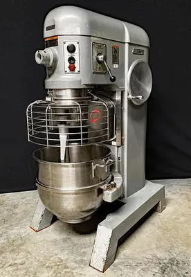 USED USED HOBART 60-QUART MIXER WITH BOWL GUARD, MODEL H-600T USED HOBART 60-QUART MIXER WITH BOWL GUARD, MODEL H-600T