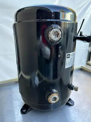 TOSHIBA RC-11D COMPRESSOR
