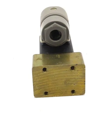 NEW BURKERT 311-C-F-E-000 SOLENOID VALVE 120V 60HZ 311CFE000