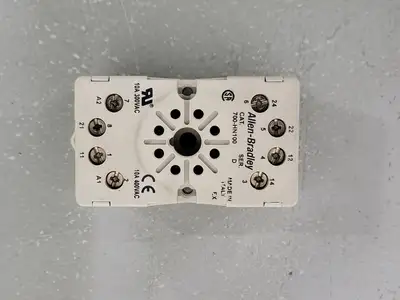 USED ALLEN-BRADLEY 700-HN100