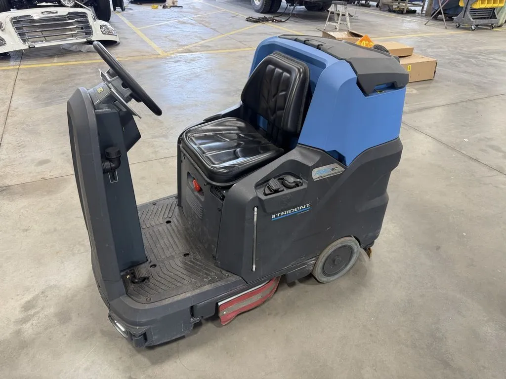 Used 2019 HILLARD TRIDENT R30 SC PLUS Scrubbers Minnesota US | Carco Truck & Equipment #1513930