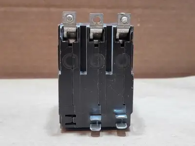 USED SQUARE D QO335