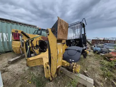 USED CATERPILLAR TH560B