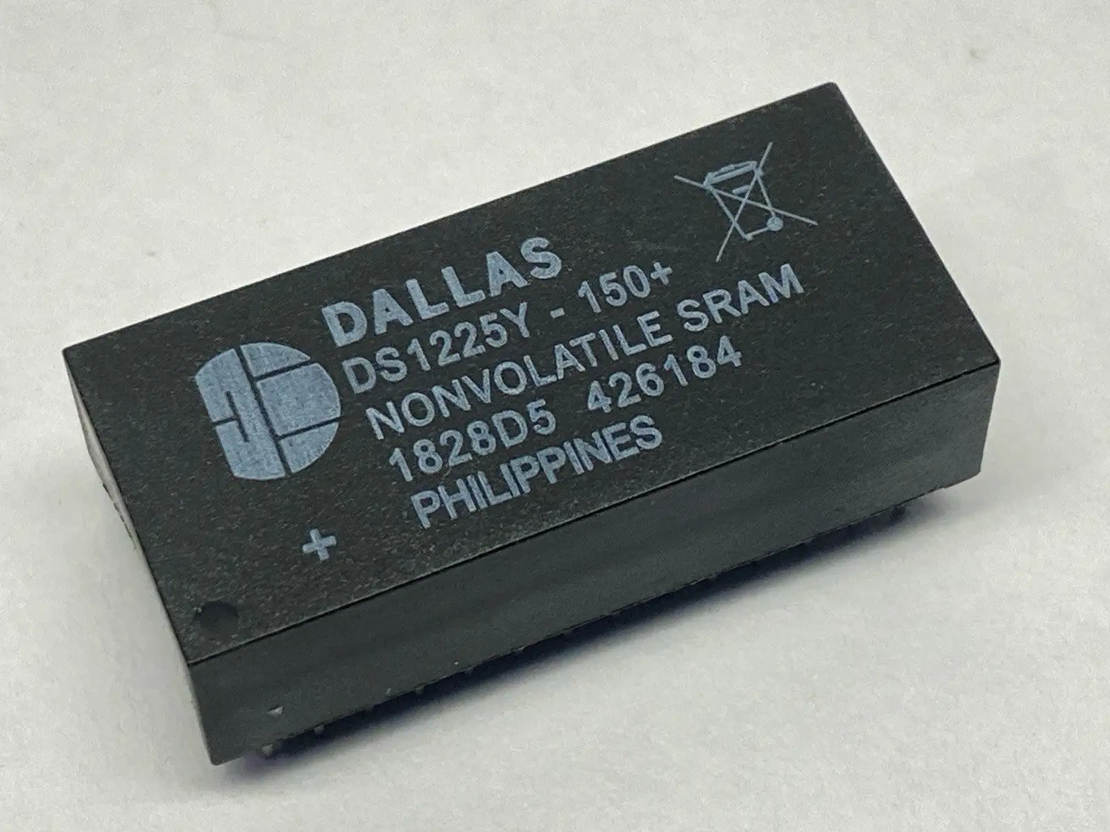 USED DALLAS NONVOLATILE SRAM INTEGRATED CIRCUIT 64K BIT 28 PIN