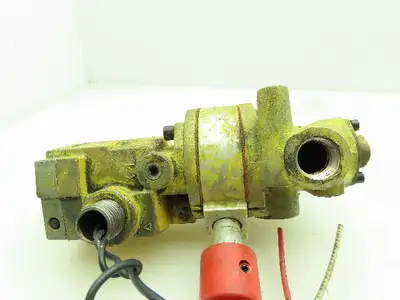 Ross Y2773A4082 Pneumatic Solenoid LOX Lock-Out Control Valve 120V 3/2 Lot of 2