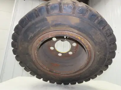Freightmaster CX 7.50-15 Forklift Tire Traction Pneumatic 6x7.75" Rim