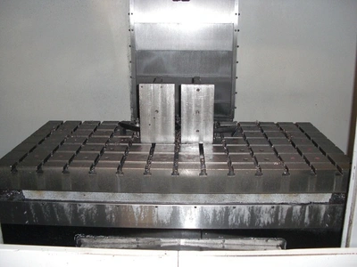 USED 2004 HAAS VM-3
