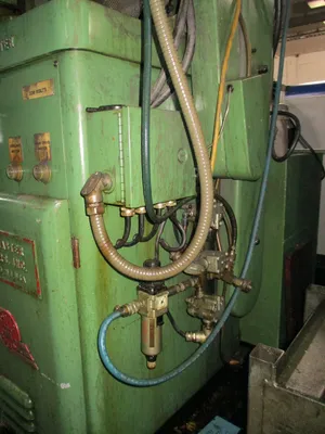 1980 ROYAL MASTER TG12X4 Centerless Grinders | Tight Tolerance Machinery (11)