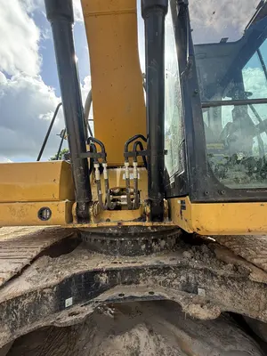 Used 2025 CATERPILLAR 320 Excavators Texas US | Proxy Equipment #1388890
