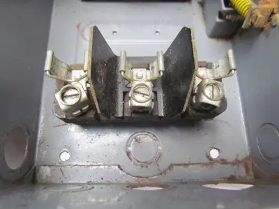 Square D A85341 Ser.A1 Fused single throw safety switch disconnect 30A 600V