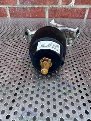 USED GEMU 554/25/D55 PNEUMATIC 3-WAY ANGLE SEAT GLOBE VALVE W/ 1" SANITARY FITTING