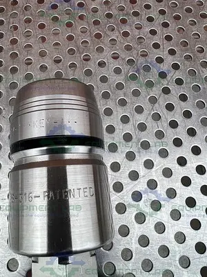 USED SWAGELOK QTM8-316 STAINLESS STEEL FEMALE QUICK CONNECT FITTING