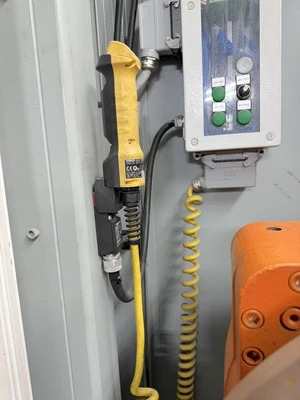 USED ABB IRB 4400/45, MAGICWAVE 4000