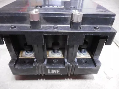 General Electric TKMA836Y800 Molded Case Switch 800 Amps 600VAC Shunt Trip Used