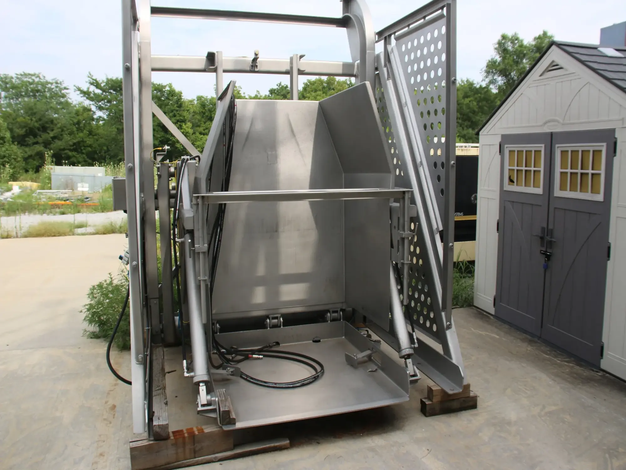 Used AMFEC 15C Bin Dumpers Illinois US | M&M Equipment Corp. #1382974