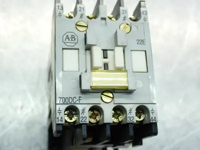 NEW ALLEN BRADLEY 700DCF220Z24