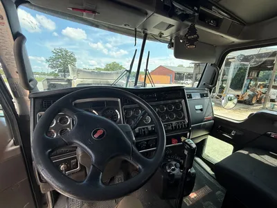 2010 KENWORTH T800 TANDEM AXLE Tractor | American Contractors Equipment Supply (6)