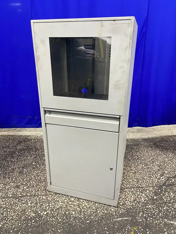 Used _UNKNOWN_ _UNKNOWN_ Cabinets Ohio US | HGR 24 #1184015