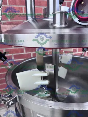 USED LEE INDUSTRIES 50 LITER STAINLESS STEEL JACKETED REACTOR W/MIXER, SCRAPER MFG 23