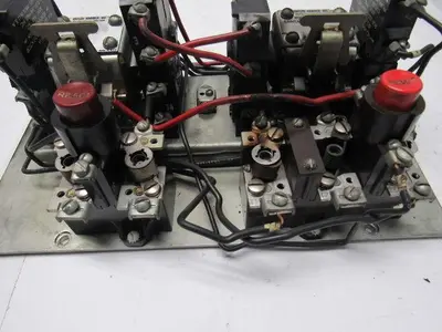 Cutler-Hammer 9739H1111A Size 0 Reversing Contactor Coils Overload