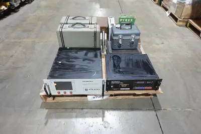 PALLET OF ASSORTED LAB EQUIPMENT
