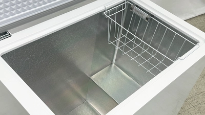 171-0356 33" Solid Top Self Contained Chest Freezer