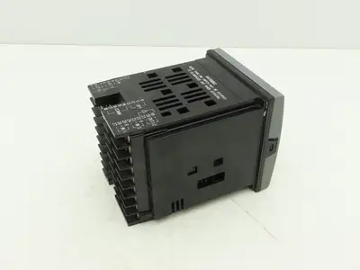 Honeywell UDC2500 Digital Temperature Controller DC2501-E0-0L00-200-00000-00-0