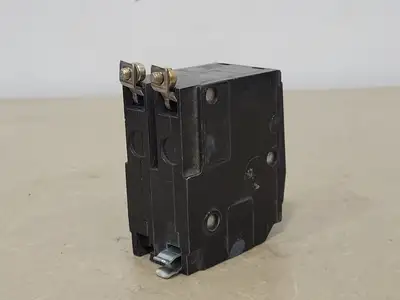 USED SQUARE D QOB230